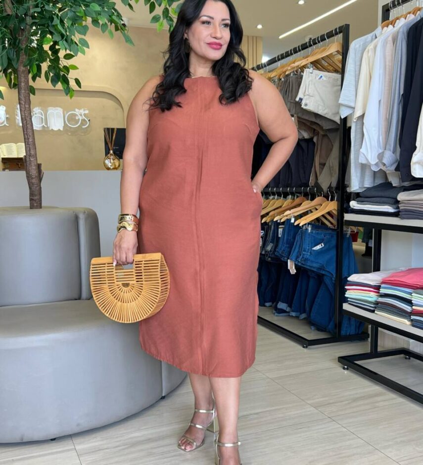 Vestido Midi Plus sem Bojo Alça Grossa e Fendas Laterais Caramelo - Fernanda Ramos Store