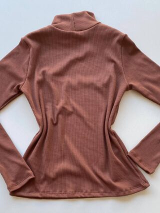 Blusa Feminina Canelada Milly sem Bojo com Recorte Marrom - Fernanda Ramos Store