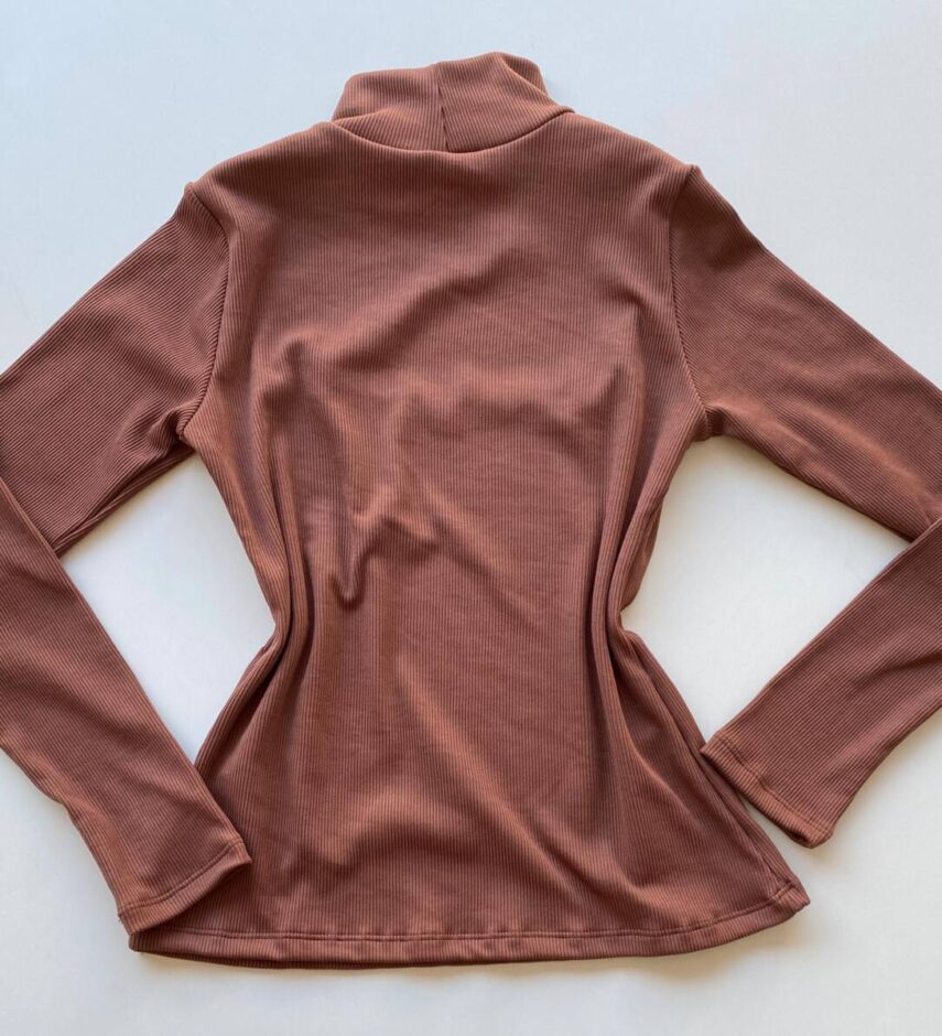 Blusa Feminina Canelada Milly sem Bojo com Recorte Marrom - Fernanda Ramos Store