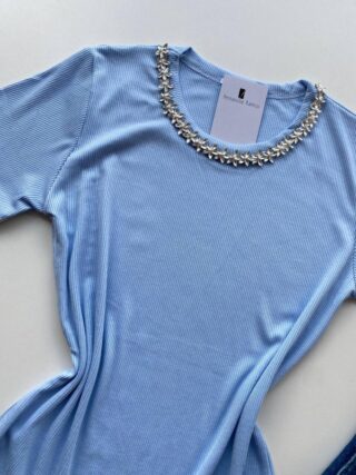 Blusa Feminina Gilbert Manga Curta com Aplicações Flor Azul - Fernanda Ramos Store
