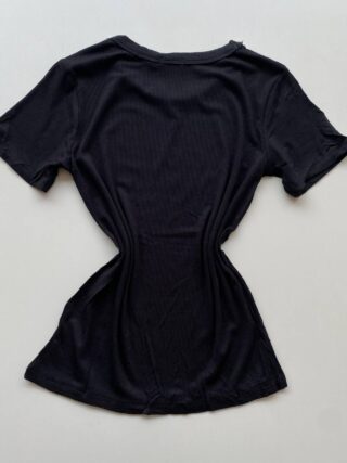 Blusa Feminina Gilbert Manga Curta com Aplicações Flor Preta - Fernanda Ramos Store