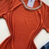 Blusa Feminina Gilbert Manga Curta com Aplicações Flor Terra - Fernanda Ramos Store