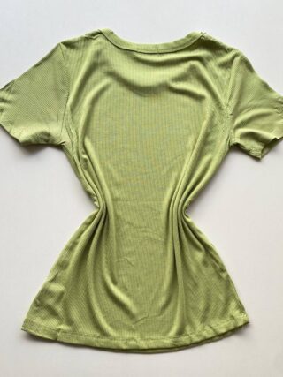 Blusa Feminina Gilbert Manga Curta com Aplicações Flor Verde - Fernanda Ramos Store
