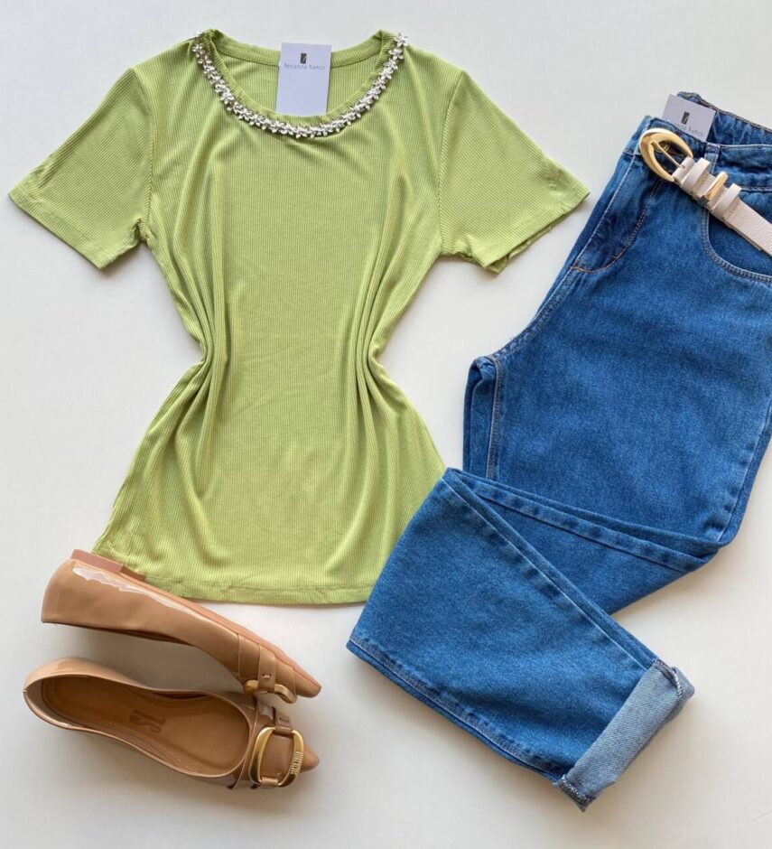 Blusa Feminina Gilbert Manga Curta com Aplicações Flor Verde - Fernanda Ramos Store