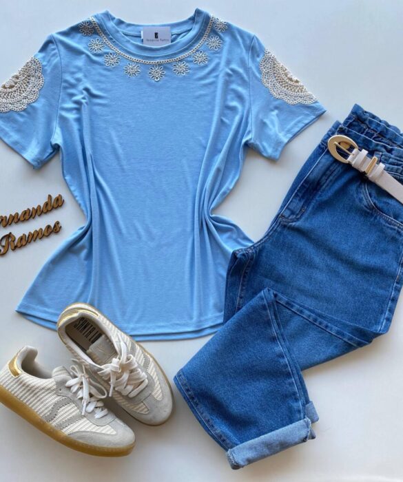 Blusa Feminina Grey Manga Curta com Bordado na Gola Azul - Fernanda Ramos Store