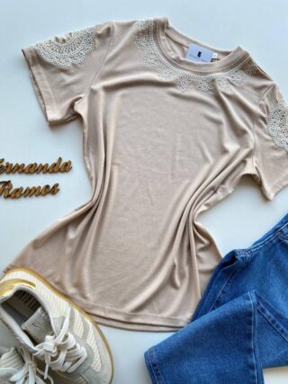 Blusa Feminina Grey Manga Curta com Bordado na Gola Nude - Fernanda Ramos Store