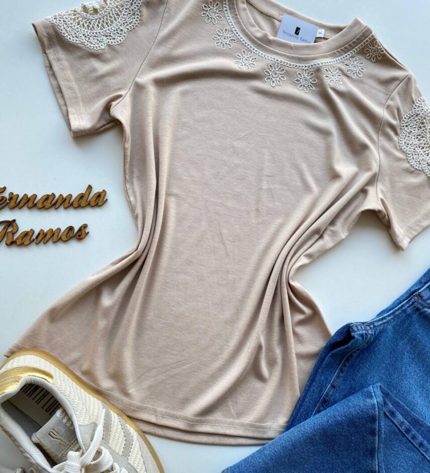 Blusa Feminina Grey Manga Curta com Bordado na Gola Nude - Fernanda Ramos Store