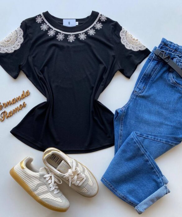 Blusa Feminina Grey Manga Curta com Bordado na Gola Preta - Fernanda Ramos Store