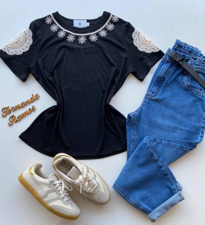 Blusa Feminina Grey Manga Curta com Bordado na Gola Preta - Fernanda Ramos Store