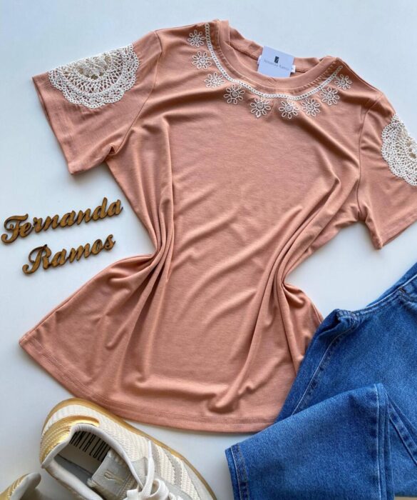 Blusa Feminina Grey Manga Curta com Bordado na Gola Salmão - Fernanda Ramos Store