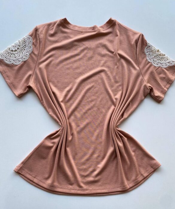 Blusa Feminina Grey Manga Curta com Bordado na Gola Salmão - Fernanda Ramos Store