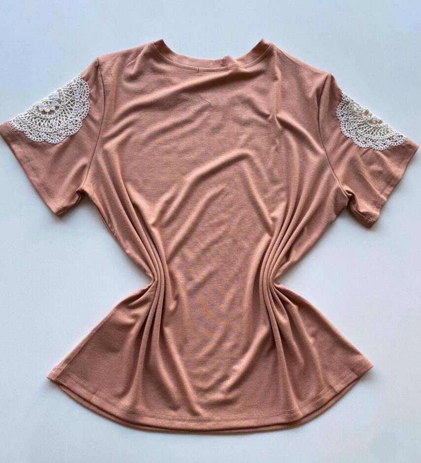 Blusa Feminina Grey Manga Curta com Bordado na Gola Salmão - Fernanda Ramos Store