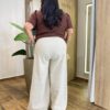 Blusa Feminina Manga Curta Isabella com Detalhes Marrom - Fernanda Ramos Store