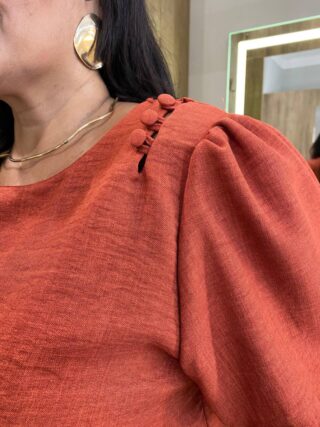 Blusa Feminina Manga Curta Isabella com Detalhes TerraCota - Fernanda Ramos Store