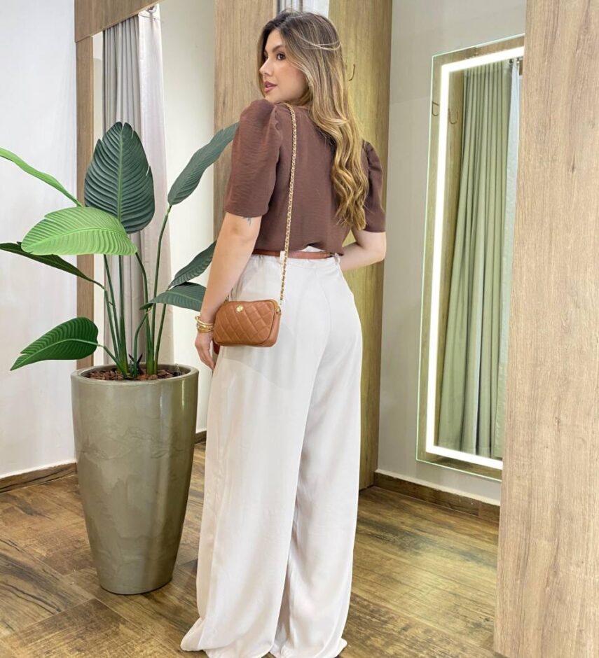 Blusa Feminina Manga Curta Lety em Crepe Marrom - Fernanda Ramos Store