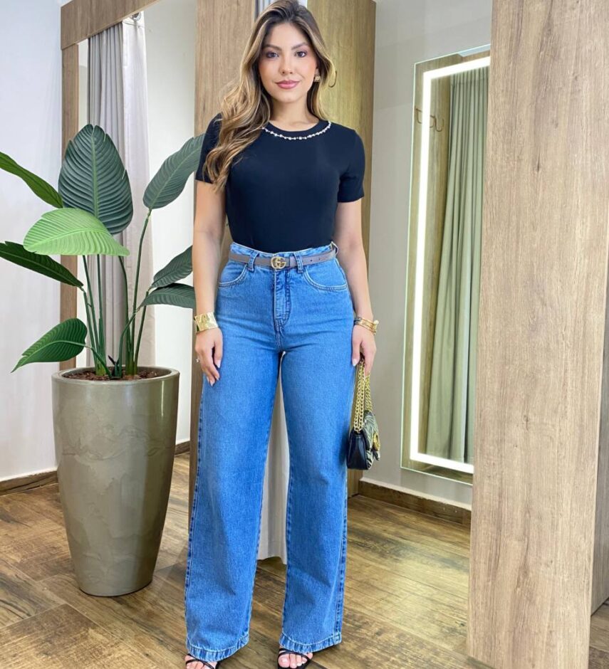 Blusa Feminina Milena Manga Curta Modal com Pedrarias Preta - Fernanda Ramos Store