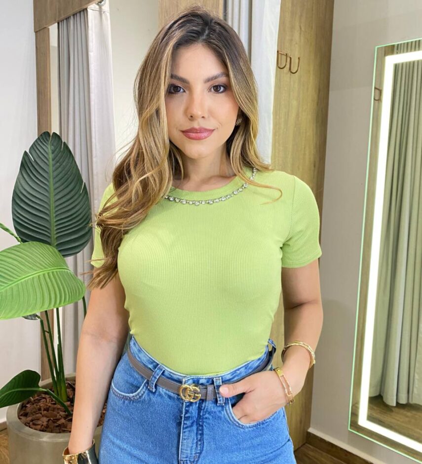 Blusa Feminina Milena Manga Curta Modal com Pedrarias Verde - Fernanda Ramos Store