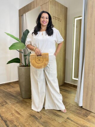 Blusa Feminina Plus Manga 3/4 Bordada Areia - Fernanda Ramos Store