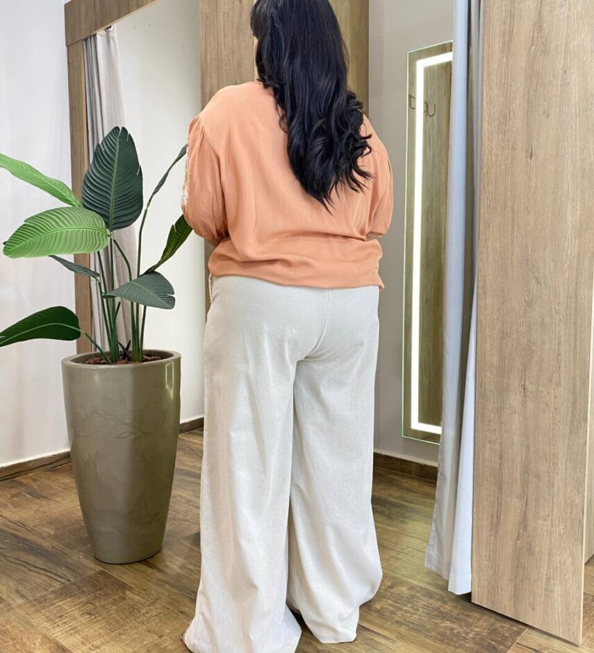 Blusa Feminina Plus Manga 3/4 Bordada Bege - Fernanda Ramos Store