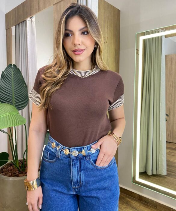 Blusa Feminina Sofy Manga Curta Modal com Detalhes Marrom - Fernanda Ramos Store