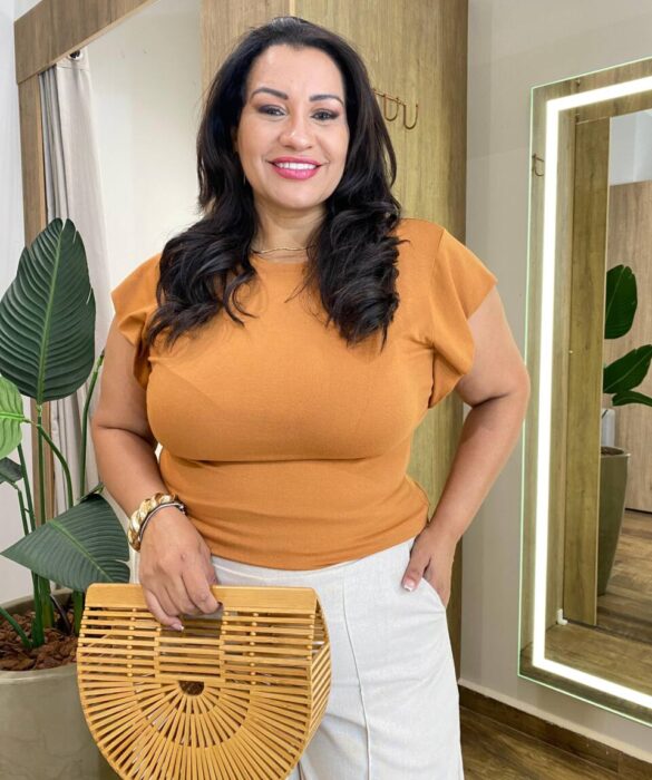 Blusa Feminina Tee Muscle Plus Caramelo - Fernanda Ramos Store