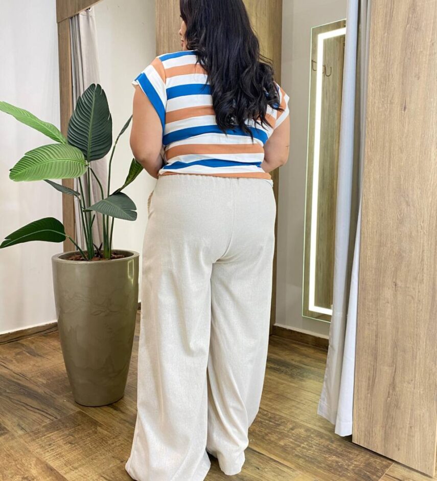 Blusa Feminina Tee Muscle Plus Estampada com Listras Off White - Fernanda Ramos Store