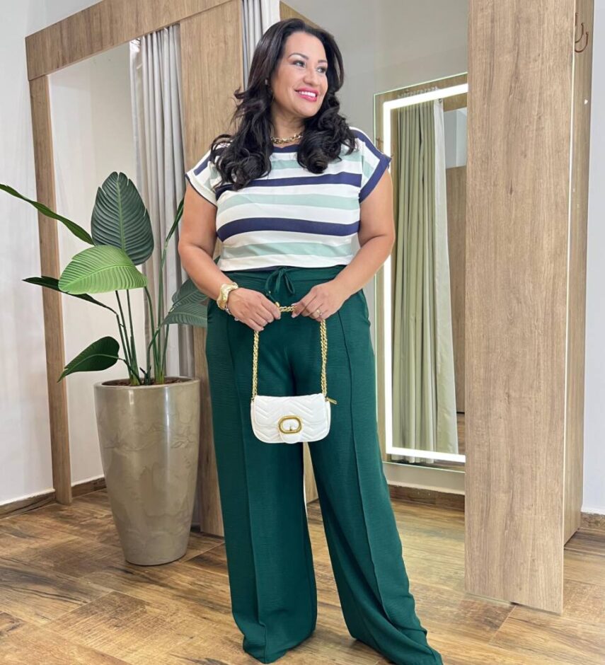 Blusa Feminina Tee Muscle Plus Estampada com Listras Verde - Fernanda Ramos Store