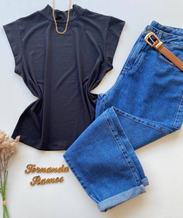 Blusa Feminina Tee Muscle Sabrina Gola Alta Preta - Fernanda Ramos Store