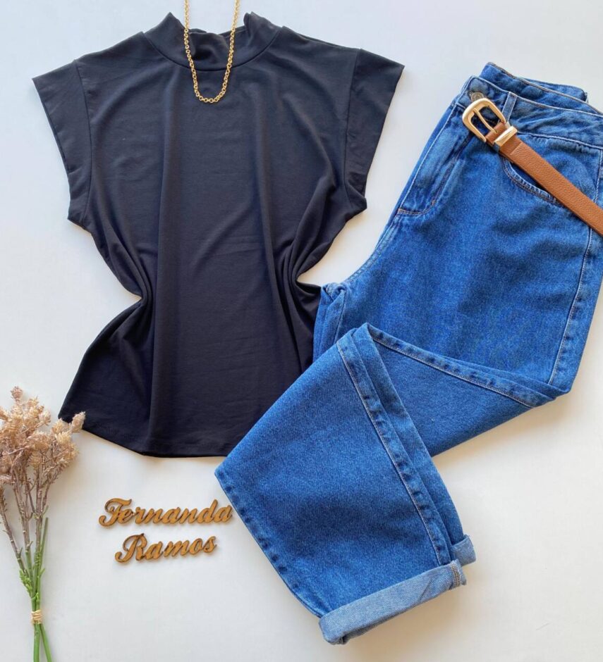 Blusa Feminina Tee Muscle Sabrina Gola Alta Preta - Fernanda Ramos Store