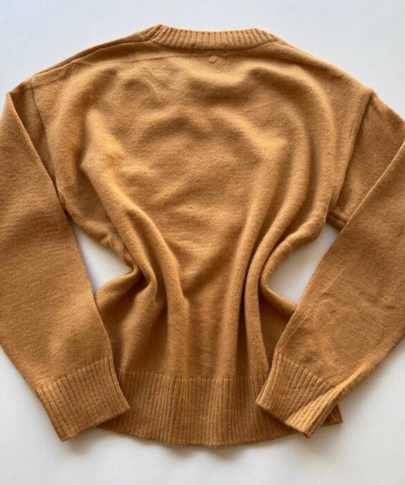 Blusa Manga Longa Feminina Anne Tricot Modal Detalhe Flor Caramelo - Fernanda Ramos Store