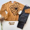 Blusa Manga Longa Feminina Anne Tricot Modal Detalhe Flor Caramelo - Fernanda Ramos Store