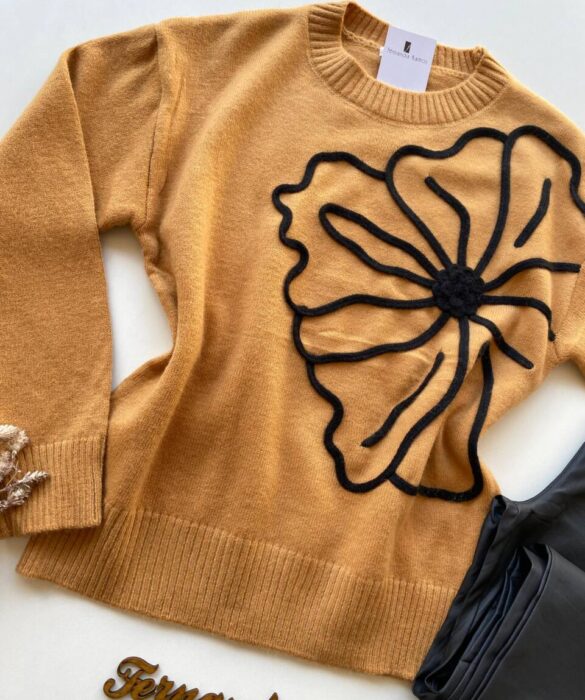 Blusa Manga Longa Feminina Anne Tricot Modal Detalhe Flor Caramelo - Fernanda Ramos Store