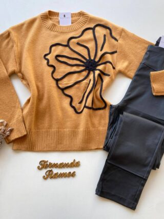 Blusa Manga Longa Feminina Anne Tricot Modal Detalhe Flor Caramelo - Fernanda Ramos Store