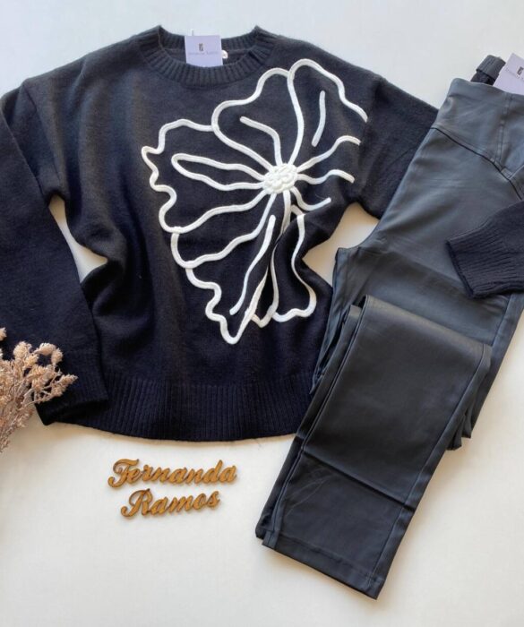 Blusa Manga Longa Feminina Anne Tricot Modal Detalhe Flor Preto - Fernanda Ramos Store