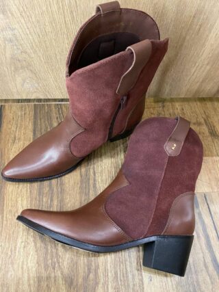 Bota Western Suellen Couro com Camurça de Bico Fino Marrom - Fernanda Ramos Store