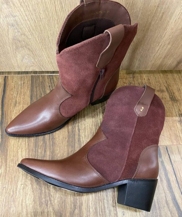 Bota Western Suellen Couro com Camurça de Bico Fino Marrom - Fernanda Ramos Store