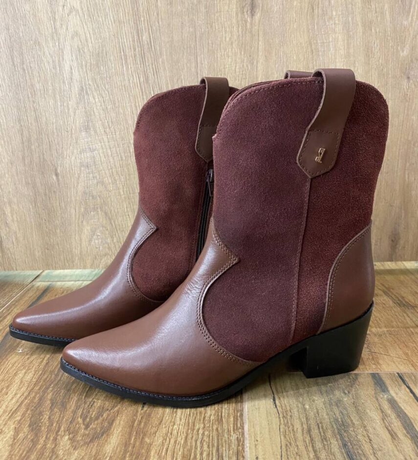 Bota Western Suellen Couro com Camurça de Bico Fino Marrom - Fernanda Ramos Store