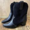 Bota Western Suellen Couro com Camurça de Bico Fino Preta - Fernanda Ramos Store