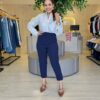 Calça Feminina Alfaiataria Madalena com Bolsos Azul Marinho - Fernanda Ramos Store