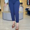 Calça Feminina Alfaiataria Madalena com Bolsos Azul Marinho - Fernanda Ramos Store