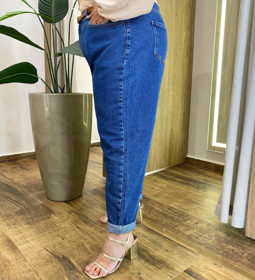 Calça Feminina Mom Plus com Cinto Jeans 016731 - Fernanda Ramos Store