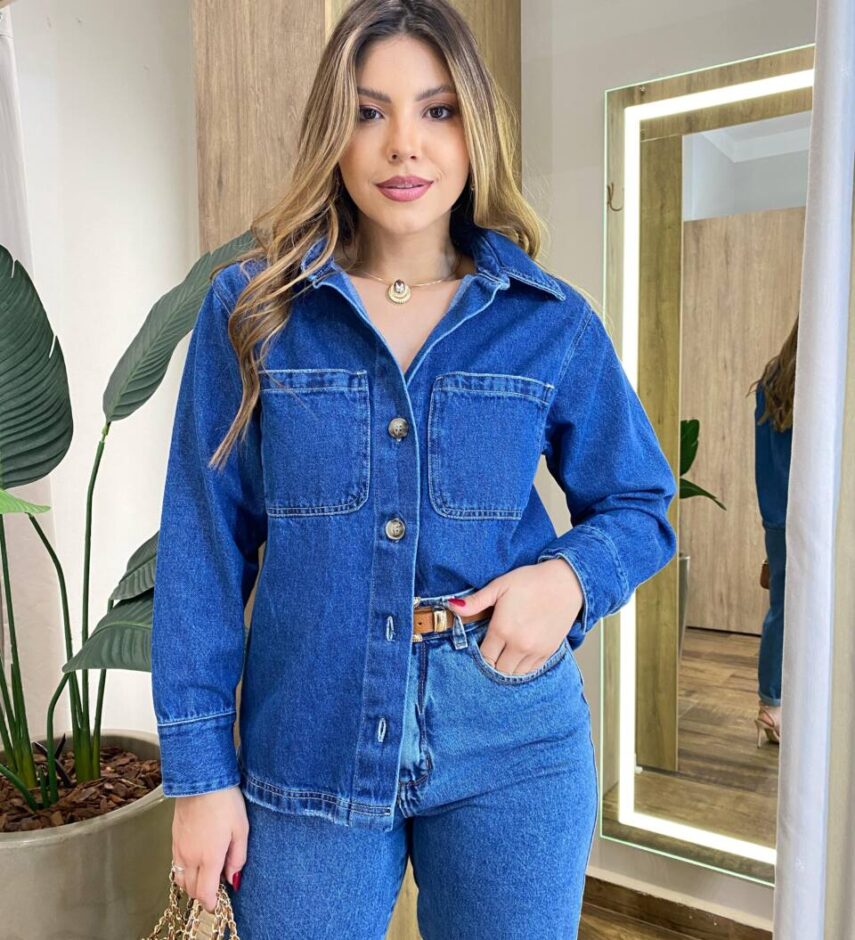 Camisa Feminina Oversized com Bolsos Jeans Médio 023397 - Fernanda Ramos Store