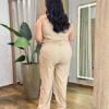 Conjunto Feminino Bela Plus Colete e Calça Risca de Giz Bege - Fernanda Ramos Store