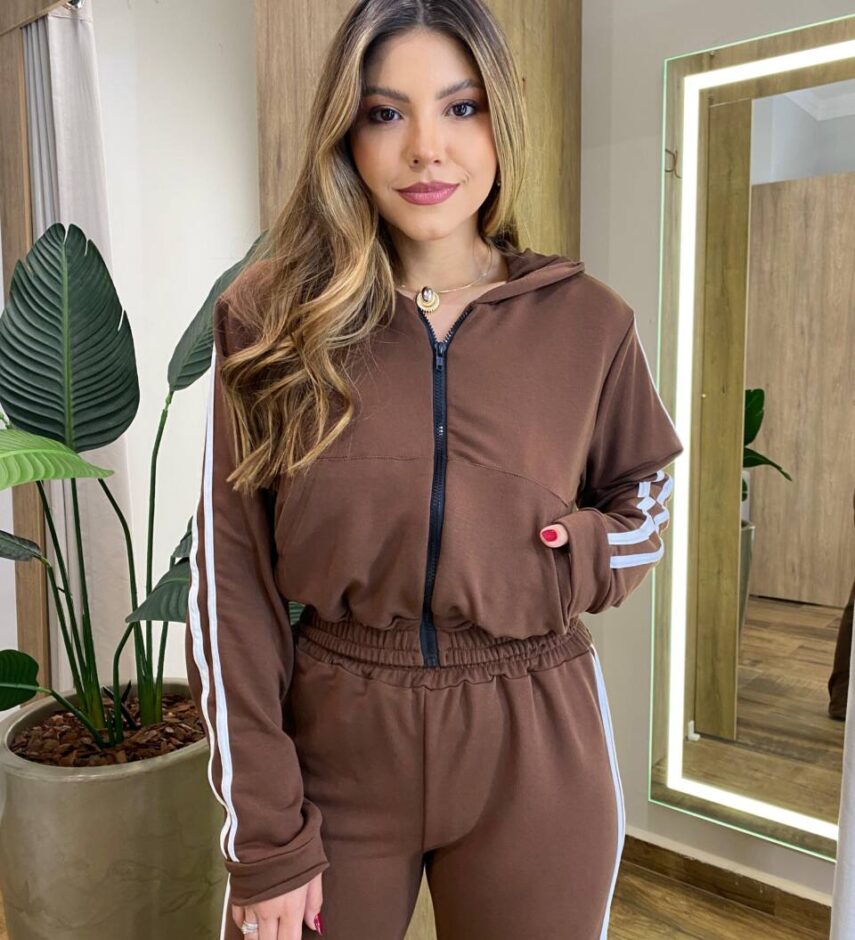 Conjunto Feminino Bia Moletinho Jaqueta com Capuz e Calça Marrom - Fernanda Ramos Store