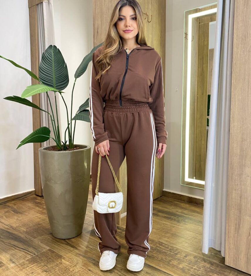 Conjunto Feminino Bia Moletinho Jaqueta com Capuz e Calça Marrom - Fernanda Ramos Store