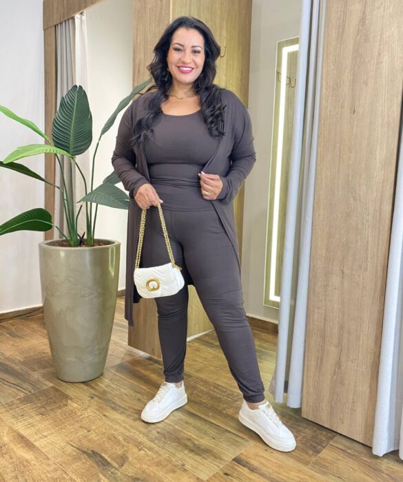 Conjunto Feminino Moletinho Cardigan Regata e Calça Marrom - Fernanda Ramos Store