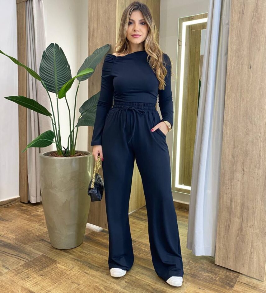 Conjunto Feminino Moletinho Elen Blusa com Drapiado e Calça Preto - Fernanda Ramos Store