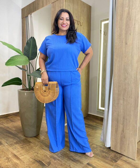 Conjunto Feminino Plus Blusa Manga Curta com Botões e Calça Azul - Fernanda Ramos Store