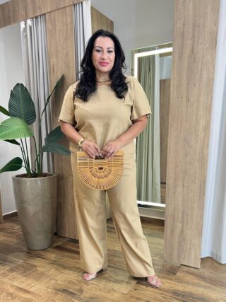 Conjunto Feminino Plus Blusa Manga Curta e Calça com Bolso Bege - Fernanda Ramos Store