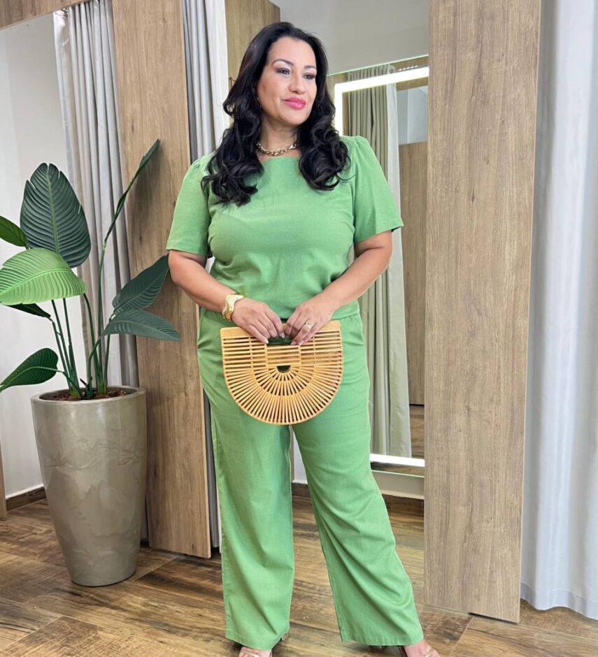 Conjunto Feminino Plus Blusa Manga Curta e Calça com Lastex Verde - Fernanda Ramos Store
